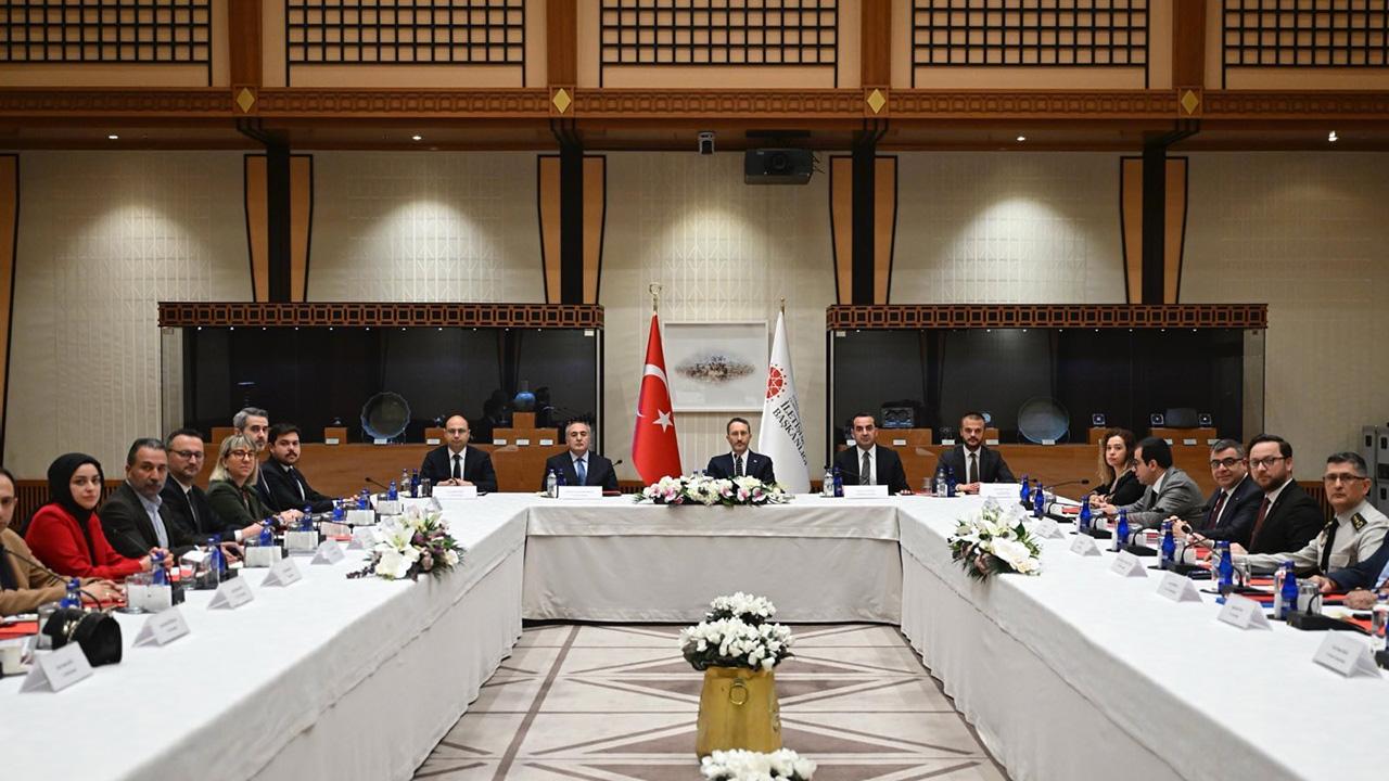 Altun, bakanlıkların basın müşavirleriyle bir araya geldi