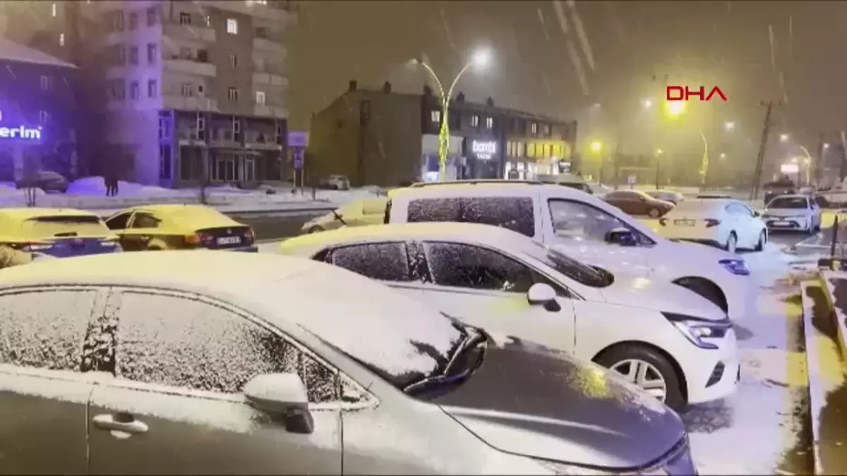 Hakkari’de Yoğun Kar Yağışı Nedeniyle Okullara Tatil